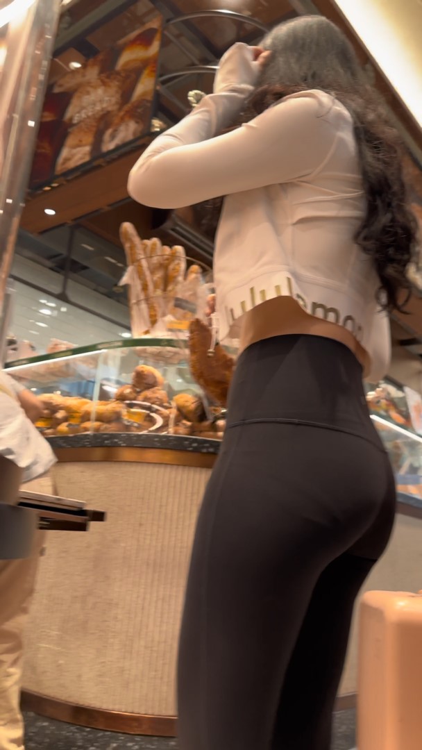 【50积分】脸蛋精致身材火辣的翘臀紧身美女