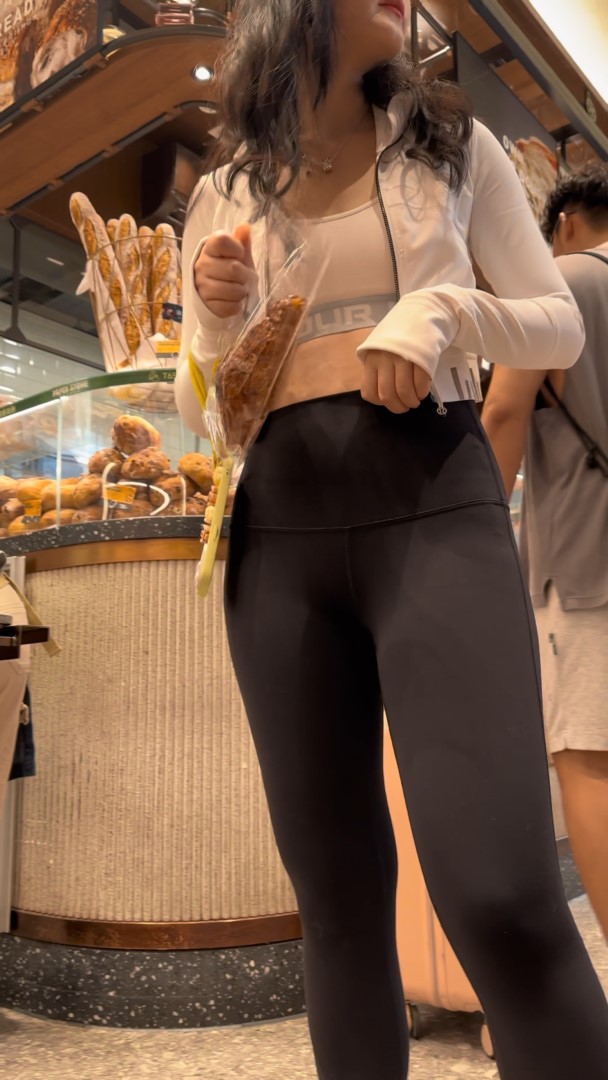 【50积分】脸蛋精致身材火辣的翘臀紧身美女