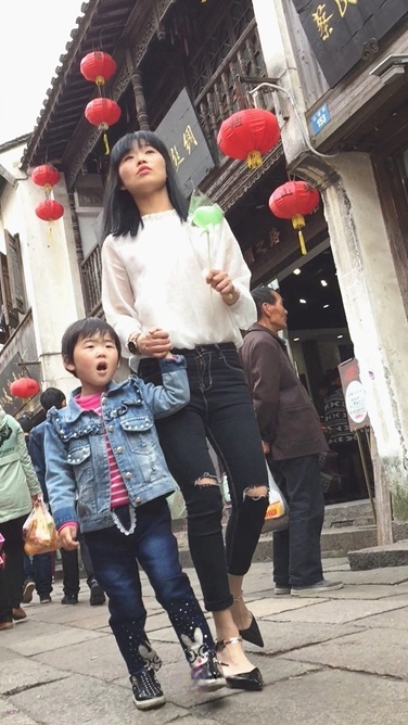 [泉眼大师] 极品紧身牛仔裤大宽臀凸三角成熟MM[1G]