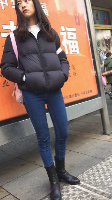 街拍蓝牛包臀大美女[615M]
