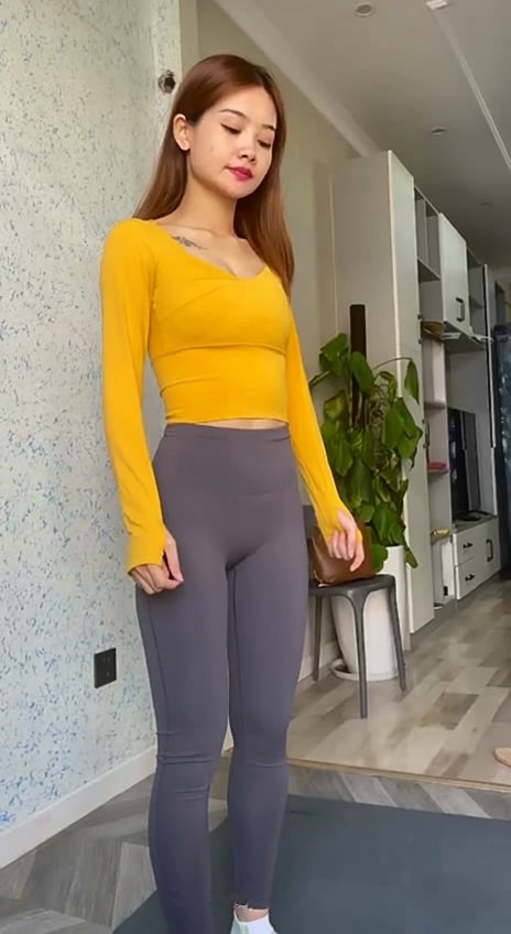 摄影师套路忽悠学生妹私拍6V[649M/MP4]