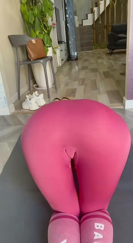 摄影师套路忽悠学生妹私拍6V[649M/MP4]