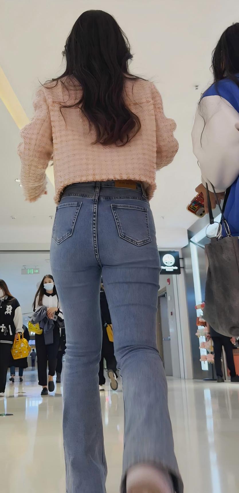 【积分125】细腰紧身蓝牛长发小姐姐