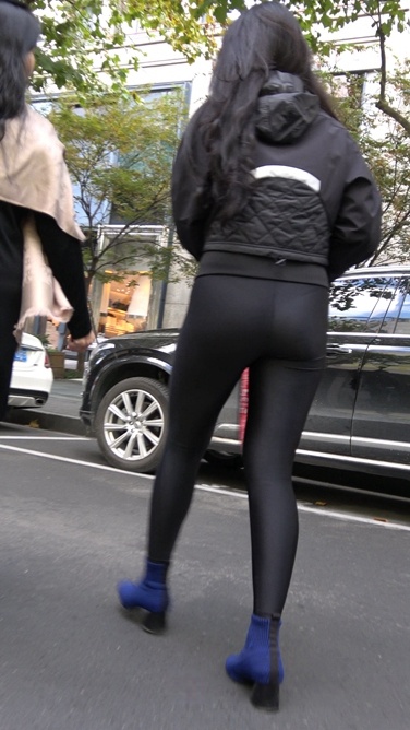 4K-蓝色高跟黑色皮裤性感饱满圆臀美女第2季[942M]