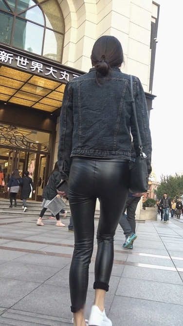 4K-试衣服的性感包臀紧身皮裤内痕美女第3季 [833M]