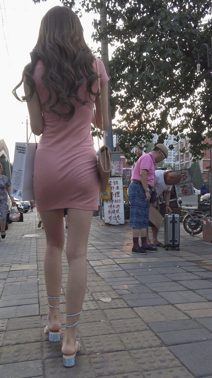 4K-粉色包屯短裙极品身材高跟翘屯美女第2季 [824M]