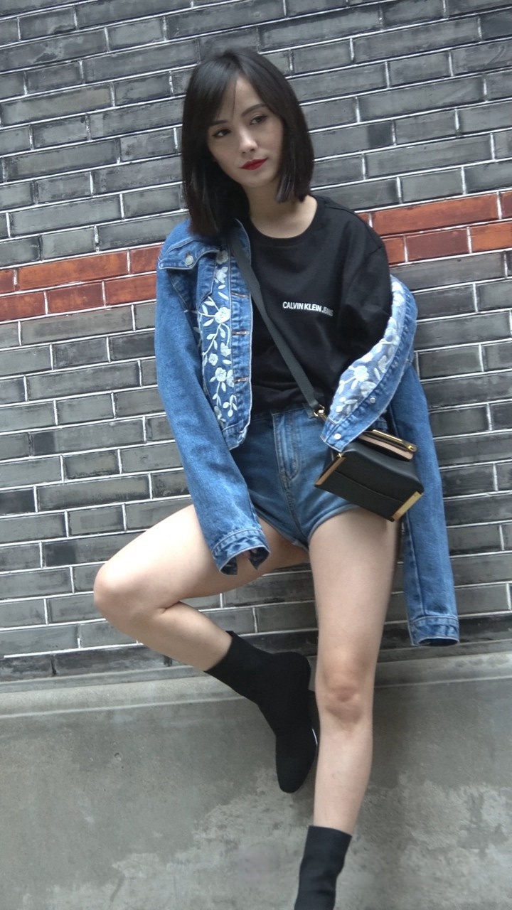 4K-性感街拍牛仔热裤街拍美女DJ807[2.22G]