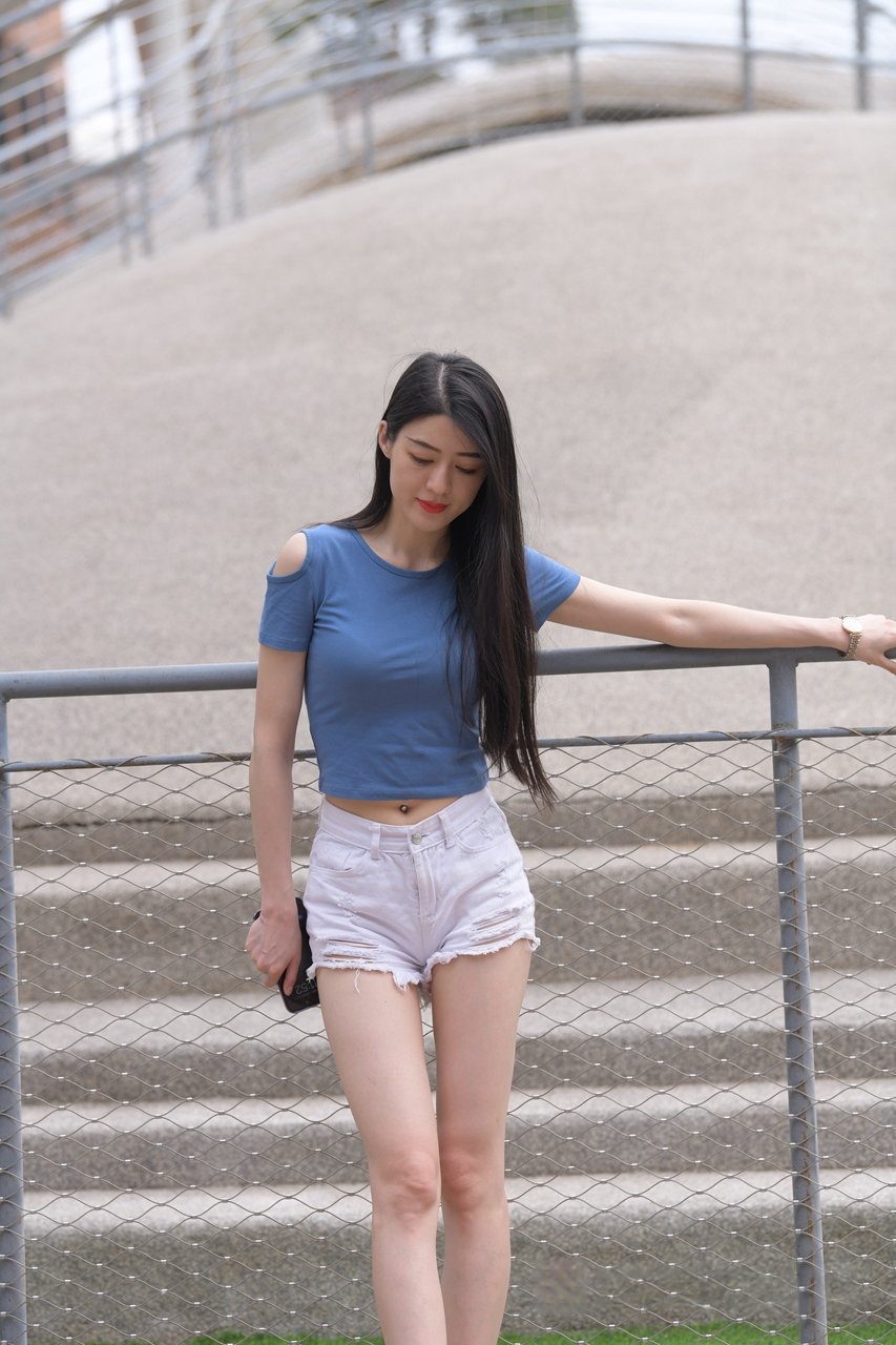 白色热裤美女MJ3469