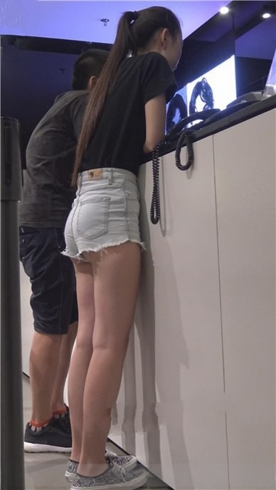 4k-长腿高腰紧身热牛圆臀马尾辫女神  [2.5G/MP4]