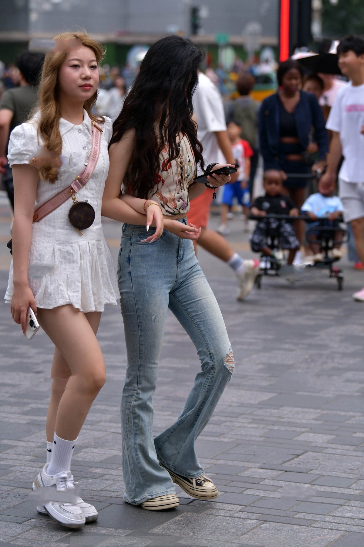 长发牛仔裤美女双人（16P）