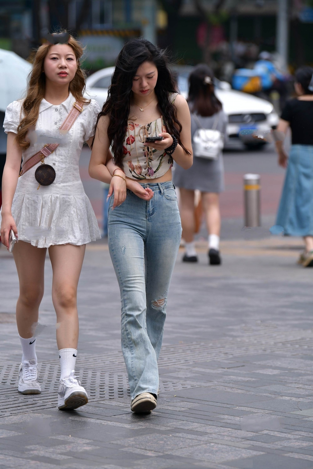 长发牛仔裤美女双人（16P）
