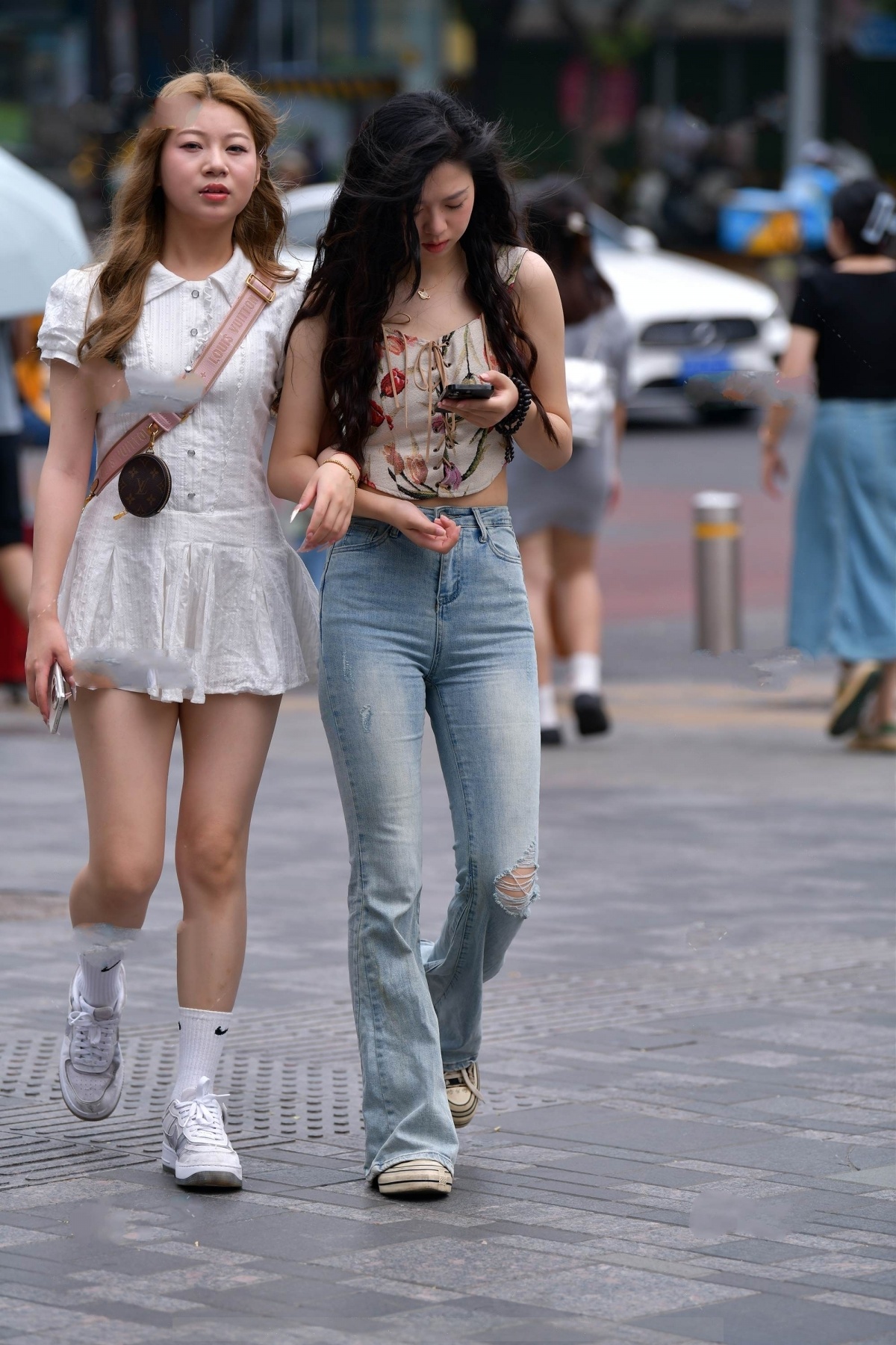 长发牛仔裤美女双人（16P）