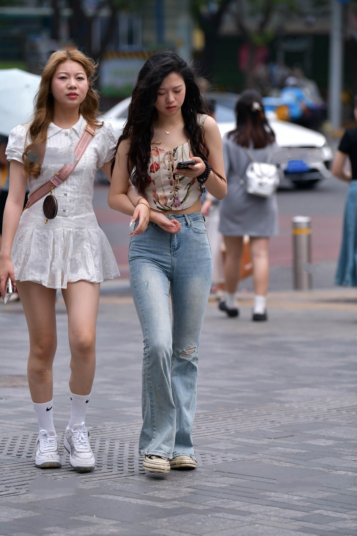 长发牛仔裤美女双人（16P）