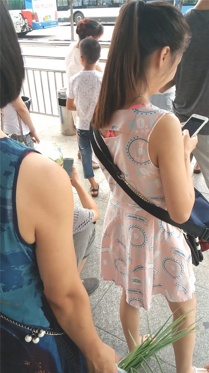 不知由来大师街拍美女视频合集[31.6G]