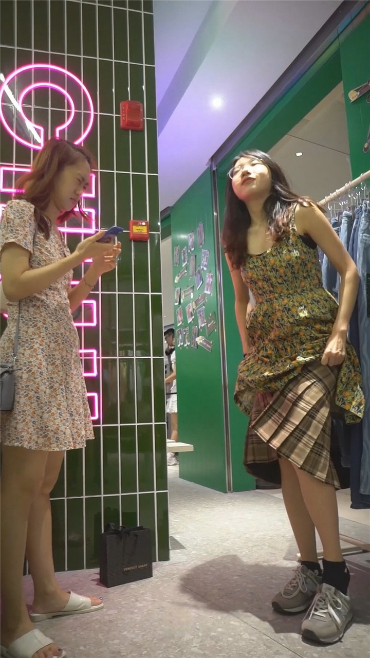 2022年6月樱之舞最新街拍美女视频[22.4G]