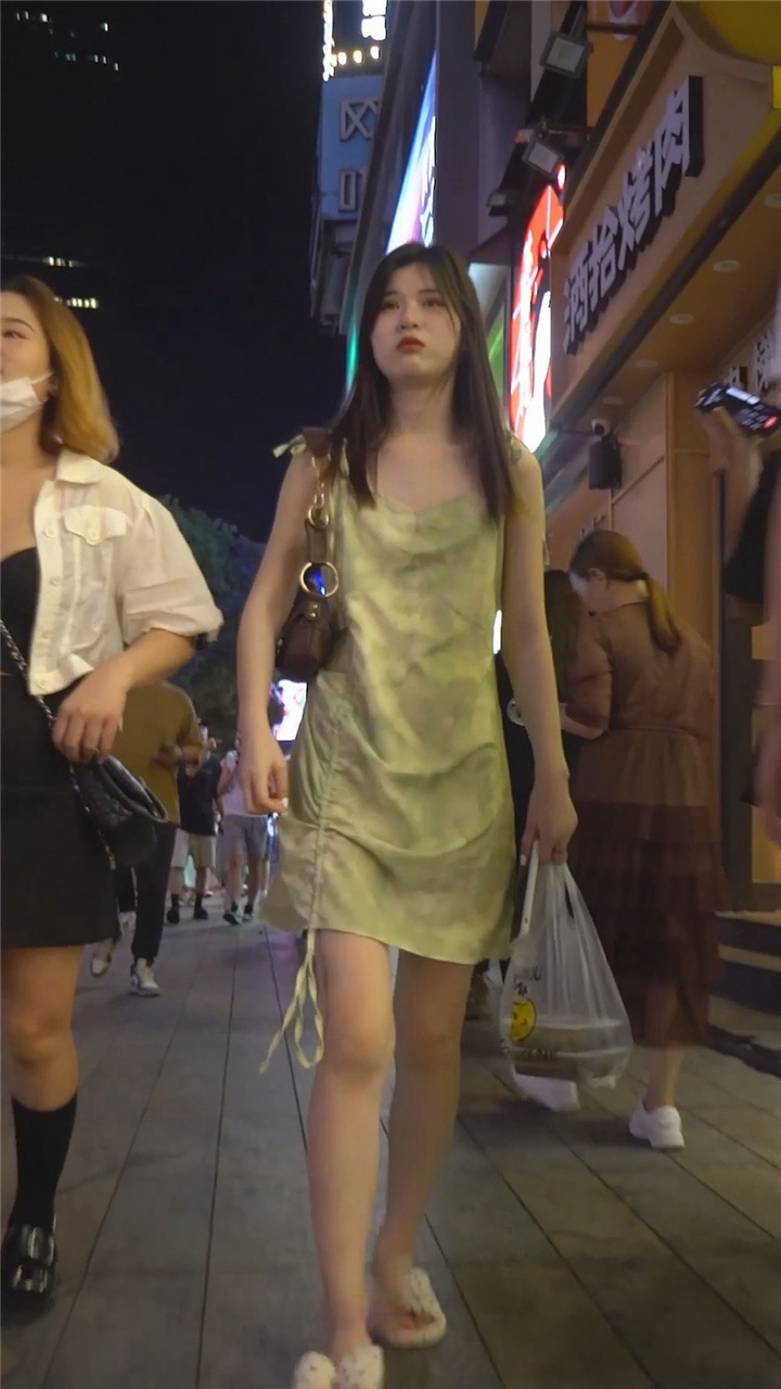 2022年6月樱之舞最新街拍美女视频[22.4G]