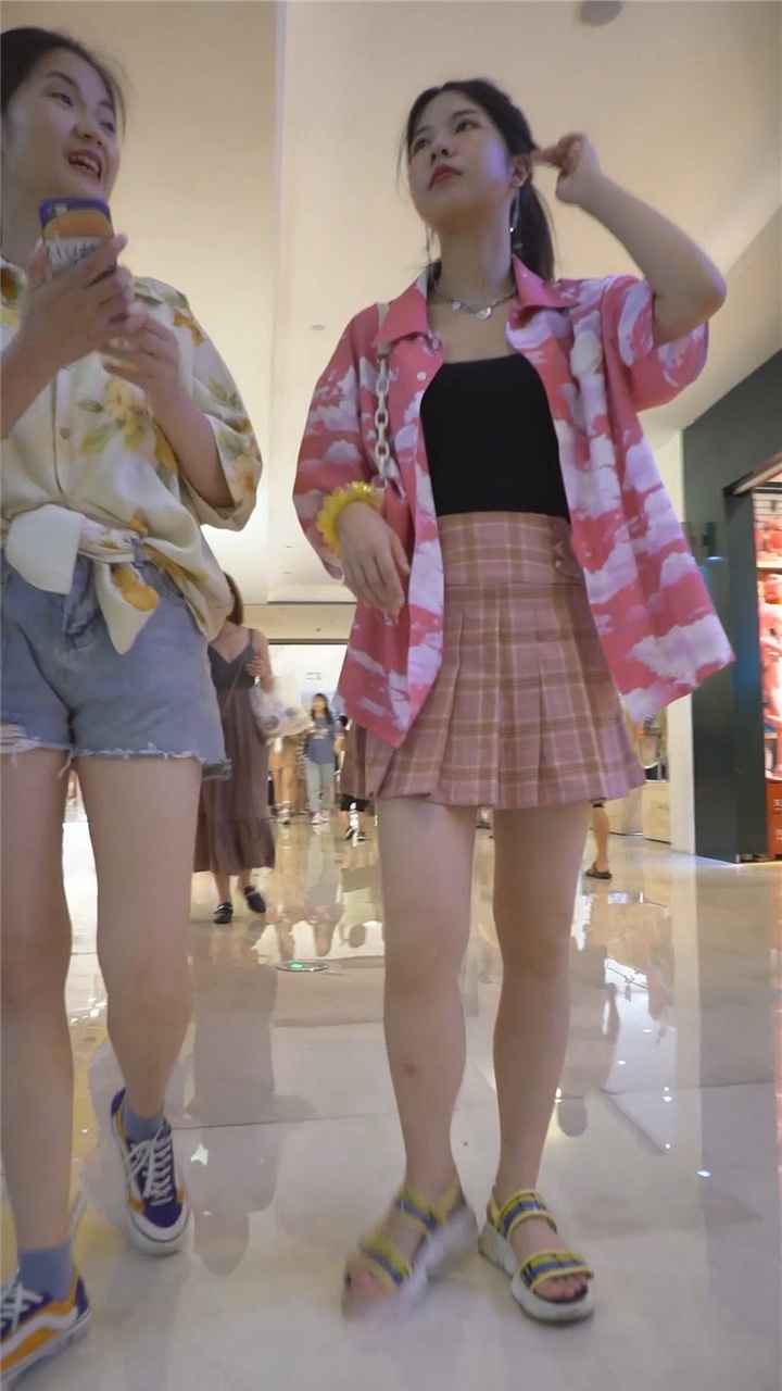 2022年6月樱之舞最新街拍美女视频[22.4G]