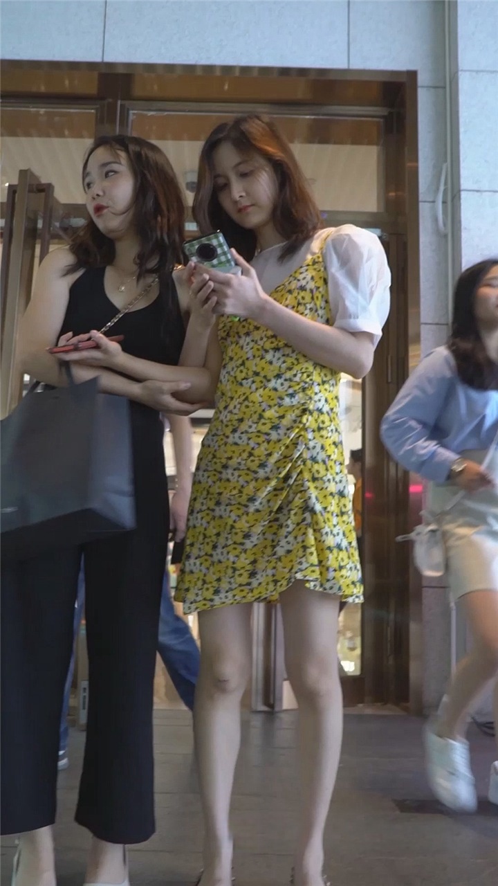 2022年6月樱之舞最新街拍美女视频[22.4G]