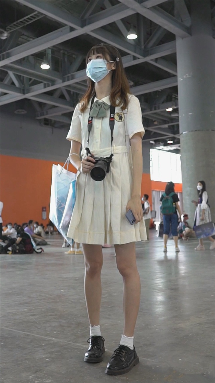花里胡哨的2022年9月樱之舞最新街拍美女视频[22.9G]