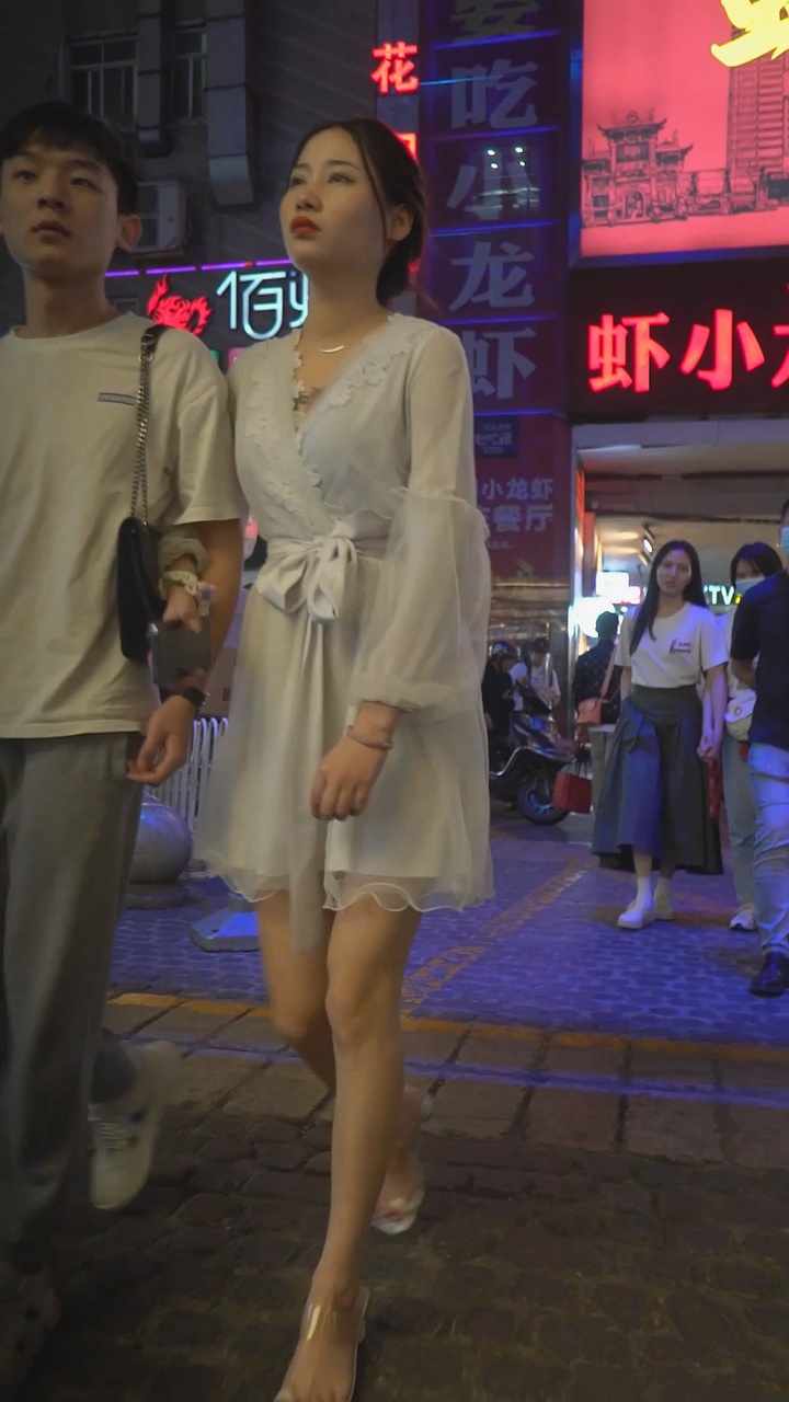 2022年10月樱之舞最新街拍美女视频[13.7G]