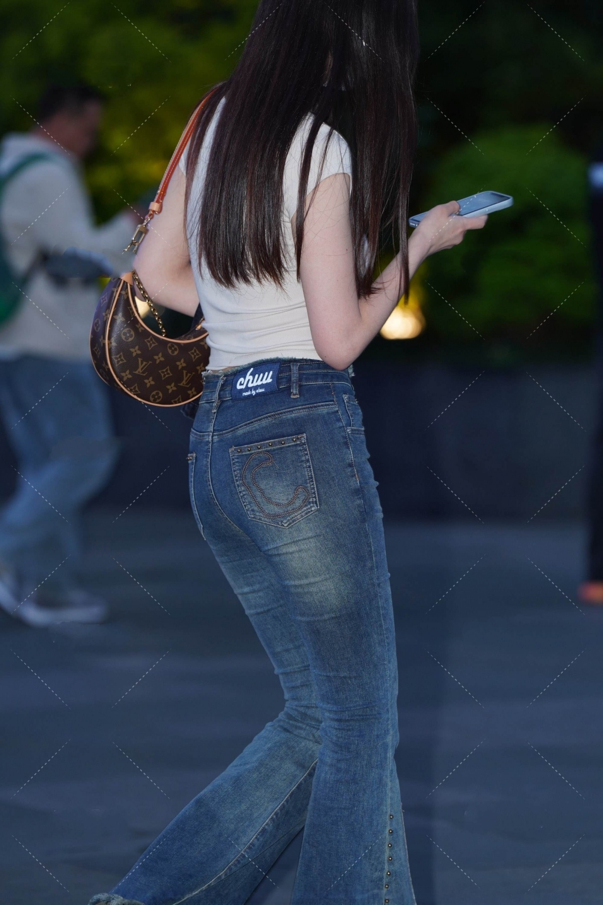 紧牛(13P)