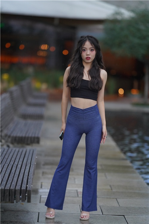 深蓝喇叭裤(675P)[9.85G/JPG]