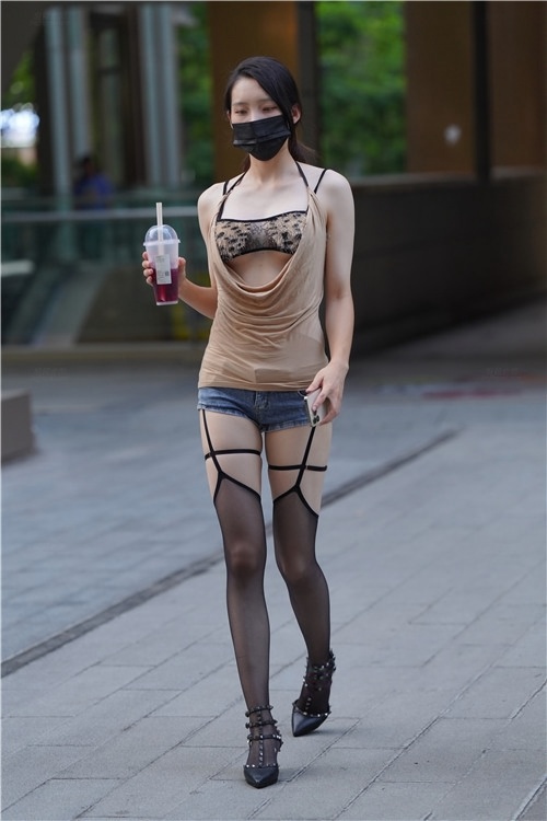 长腿辣妹(839P)[14.6G/JPG]