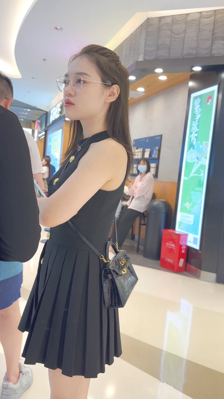 2023年10月KFC最新街拍美女视频[33G]