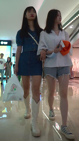 牛仔裙美女[279M/MP4]