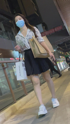 黑裙美女[103M/MP4]