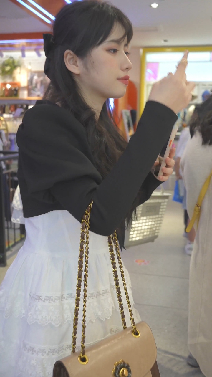 2024年1月YZW banana 4K最新街拍美女视频[9.4G]