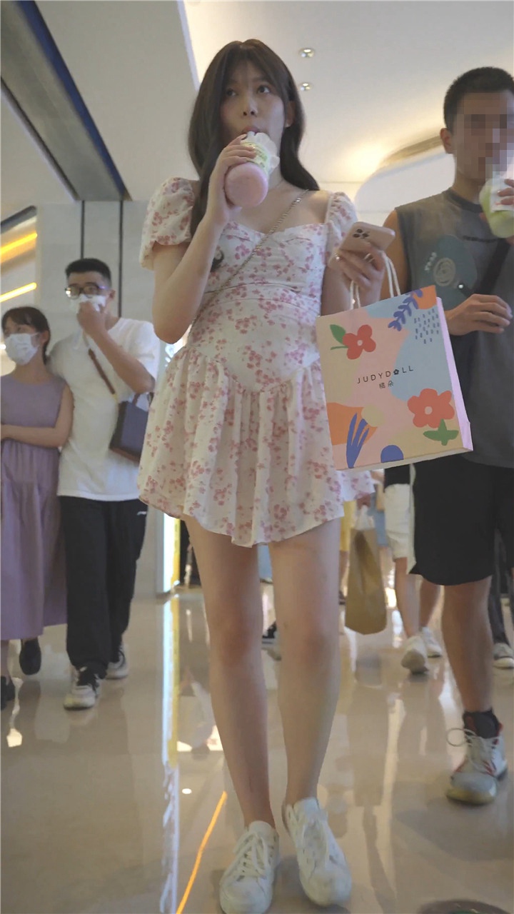 2024年1月YZW banana 4K最新街拍美女视频[9.4G]