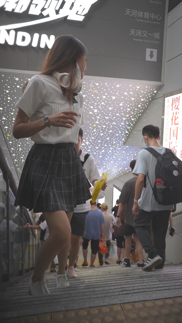 2024年1月YZW banana 4K最新街拍美女视频[9.4G]