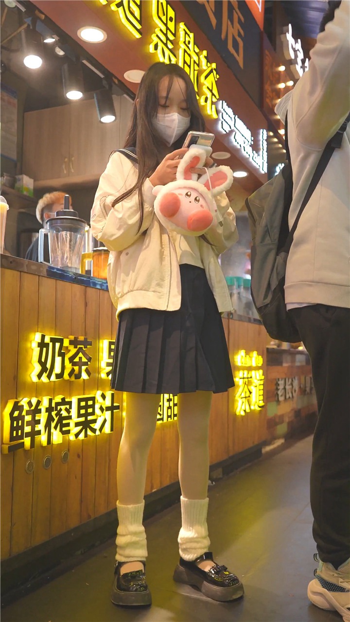 2024年1月YZW banana 4K最新街拍美女视频[9.4G]