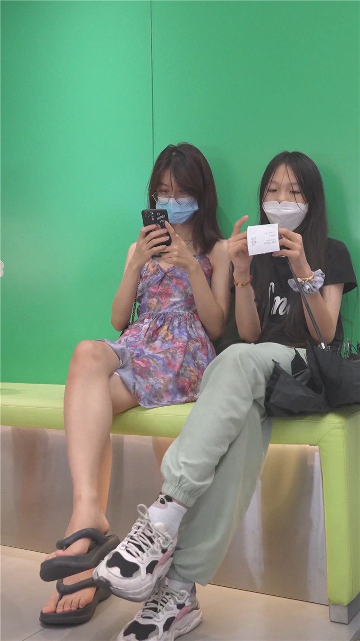 2024年1月YZW banana 4K最新街拍美女视频[9.4G]