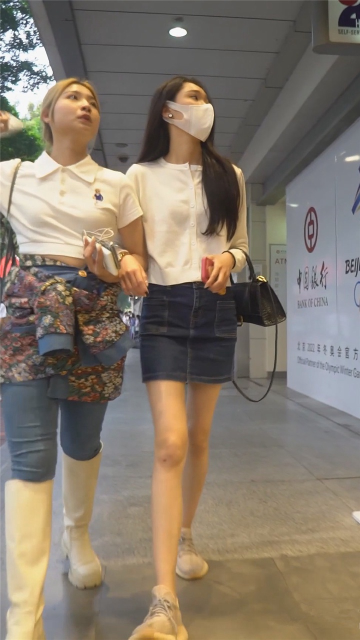 2022年8月樱之舞最新街拍美女视频[17.9G]