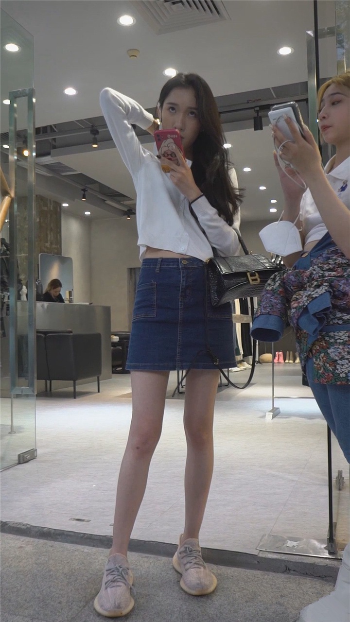 2022年8月樱之舞最新街拍美女视频[17.9G]