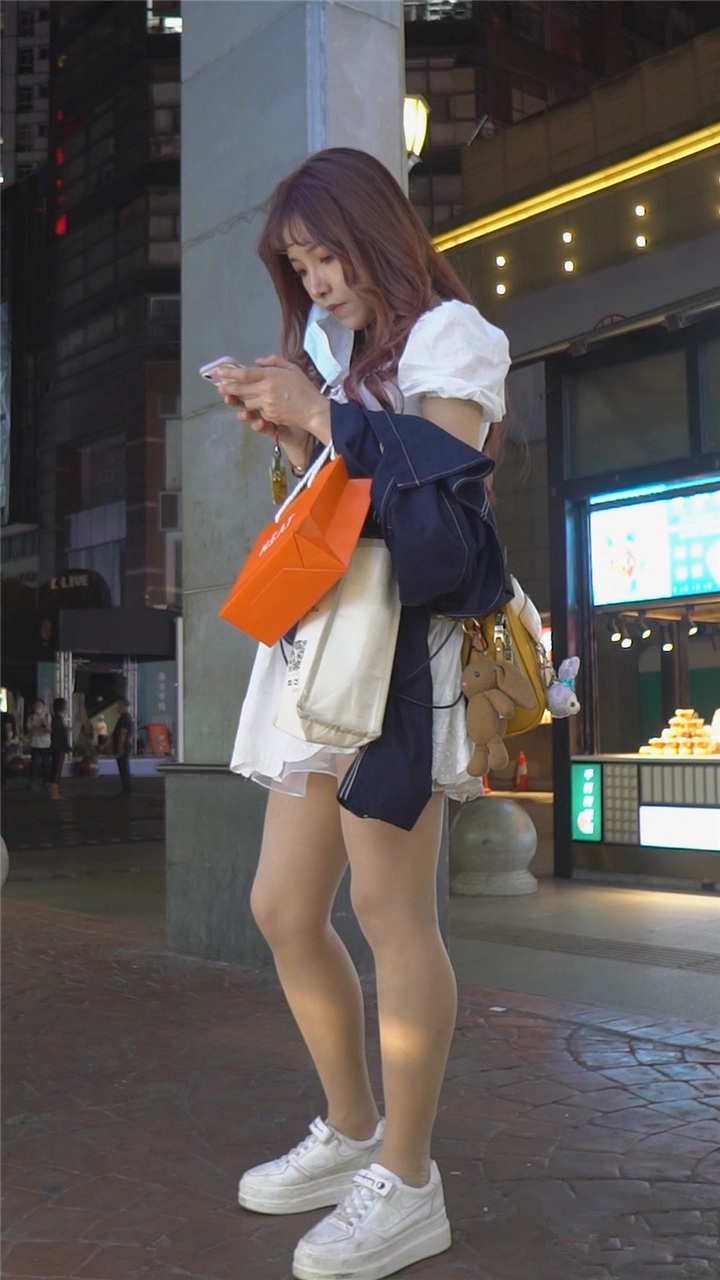2022年8月樱之舞最新街拍美女视频[17.9G]