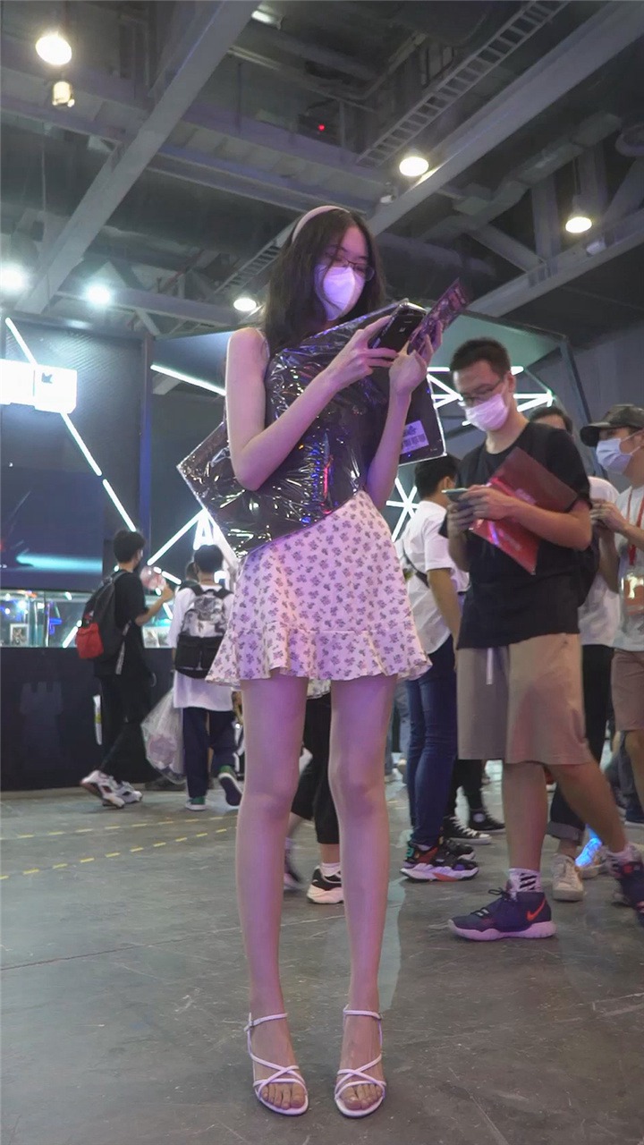 最新街拍极品美女合集第1季[2.54G]