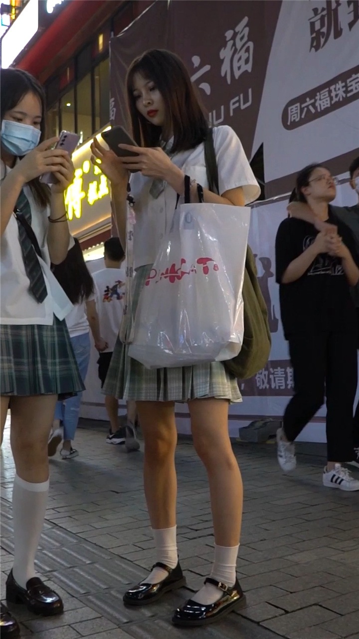 2022年2月樱之舞最新街拍美女视频[25.3G]