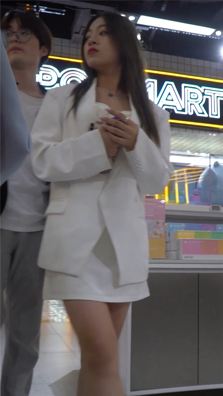 2022年2月樱之舞最新街拍美女视频[25.3G]