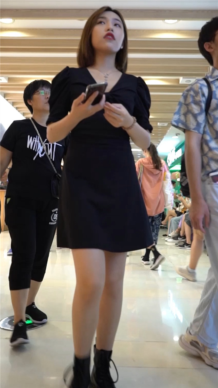 2022年2月樱之舞最新街拍美女视频[25.3G]