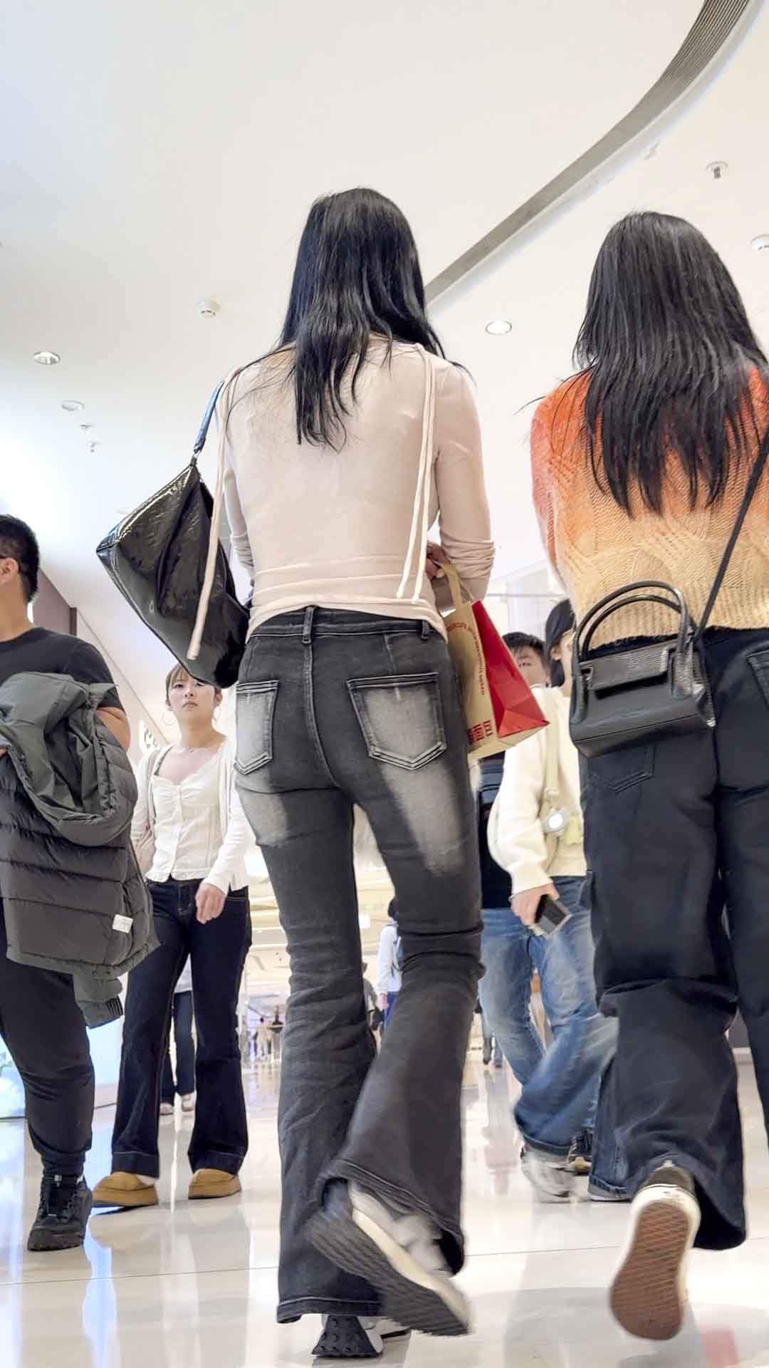 包臀紧牛宽臀妹子(积分95)