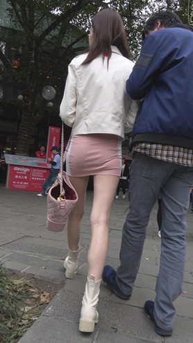 粉色包臀裙红唇美女美女[1.79G/MP4]