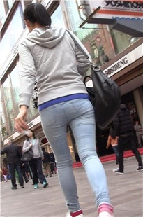 浅色牛仔裤MM，臀翘圆润[334M/MTS]