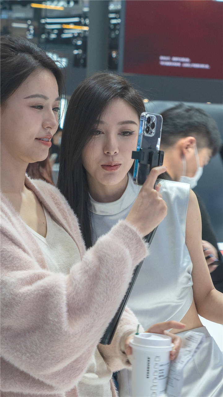 2023年上海车展最新街拍美女视频[26.6G] 