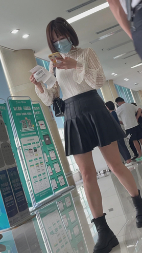 【CD】皮裙美女[192M/MP4]