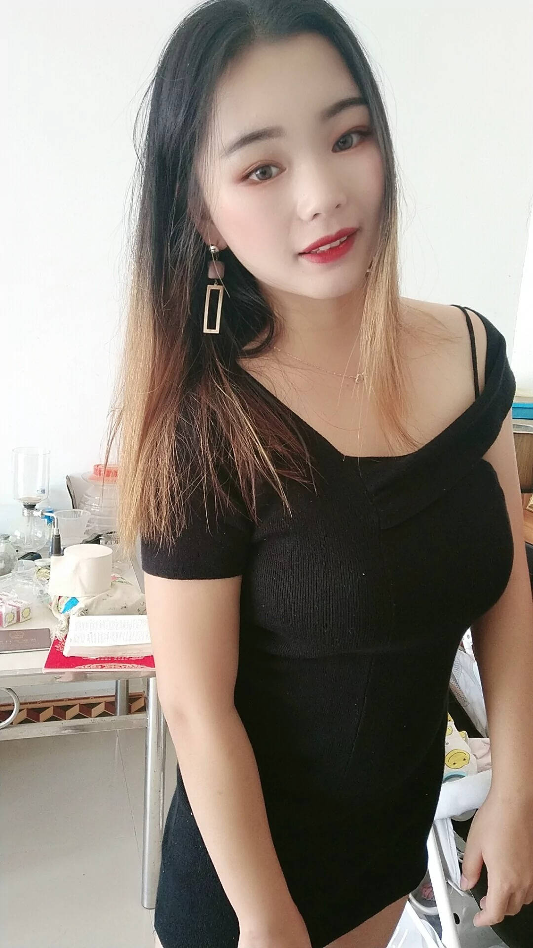 极品白热裤肉丝美腿少女SN20