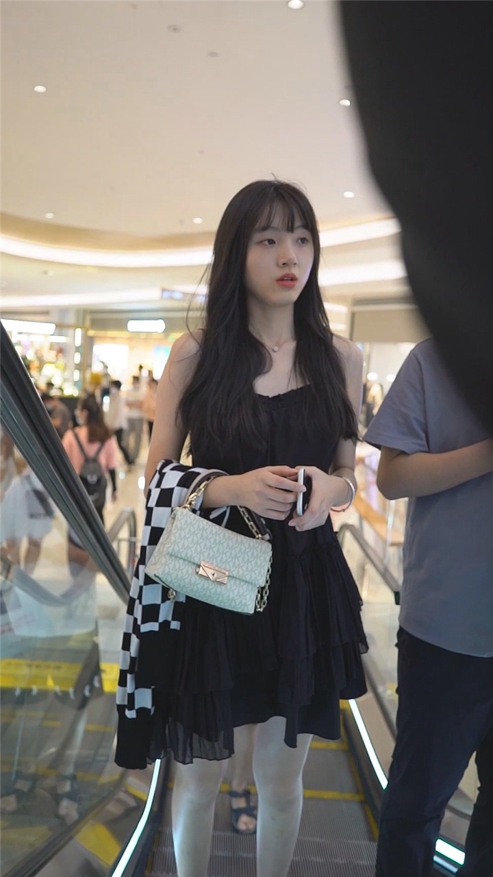2022年3月樱之舞最新街拍美女视频[24.9G]