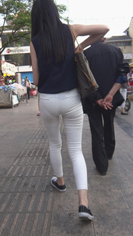 白裤紧身微透妹子[787M/MP4]